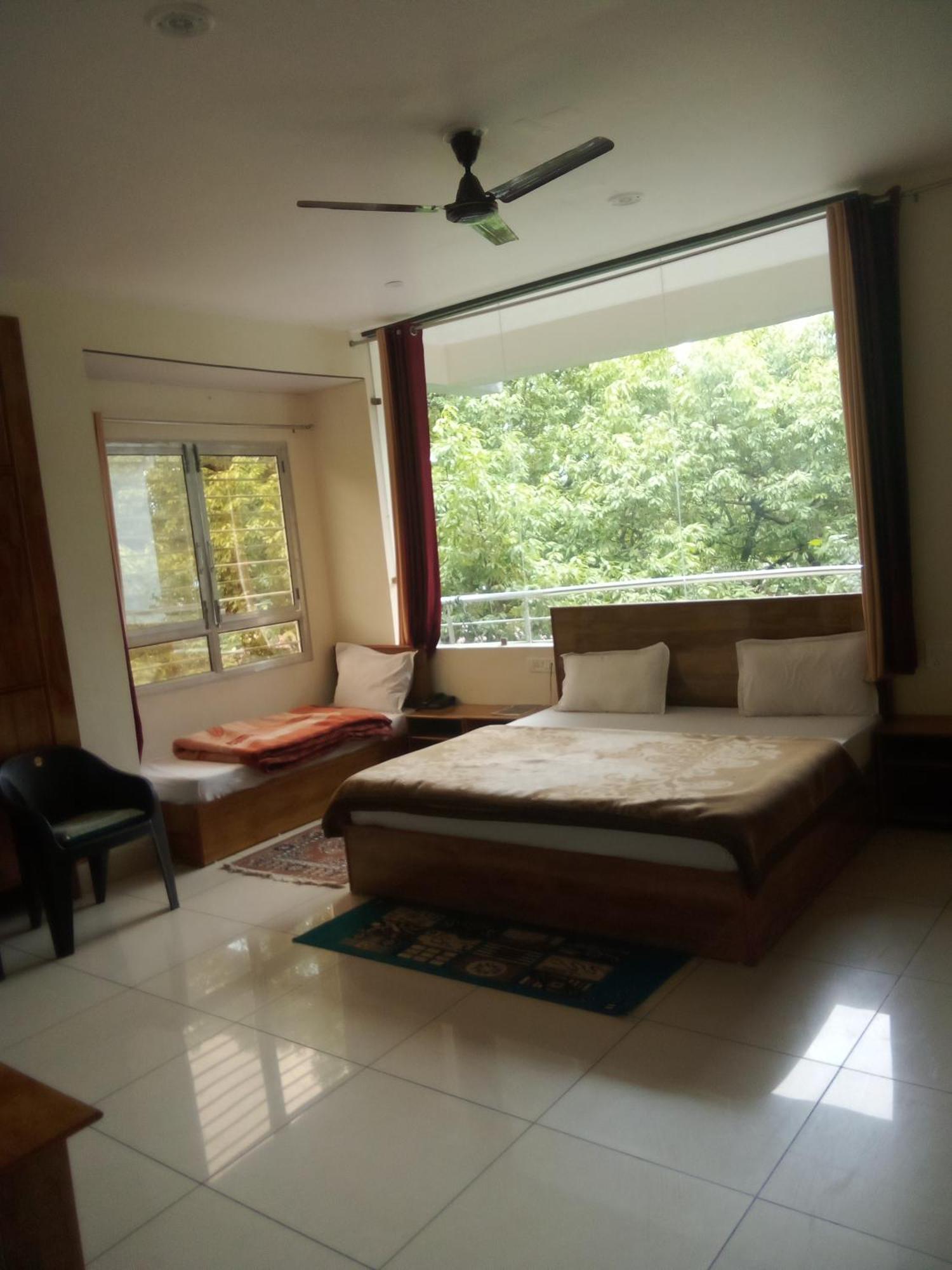Hotel Lansblue ลันส์โดว์นี ภายนอก รูปภาพ